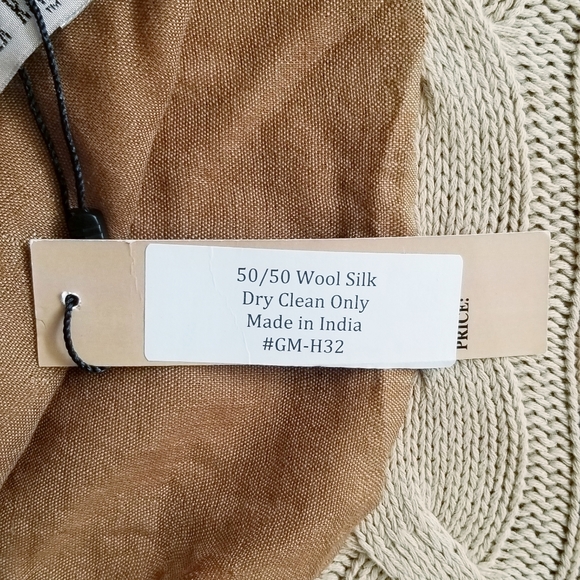 New wool and silk Om symbol scarf - Picture 2 of 8